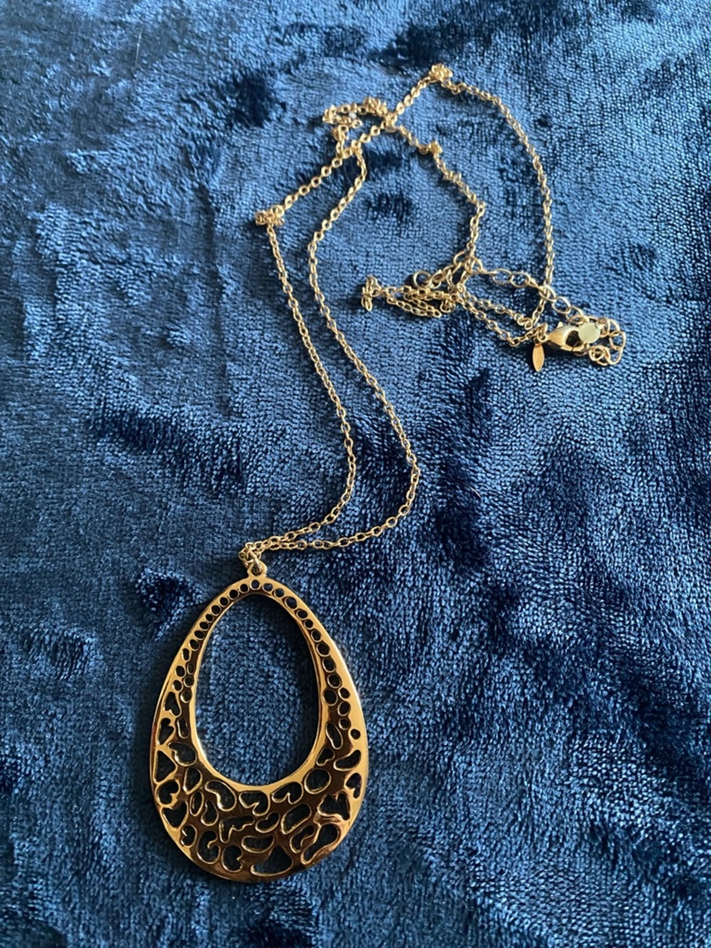 Gold Teardrop Filigree Pendant Necklace - Women Jewelry